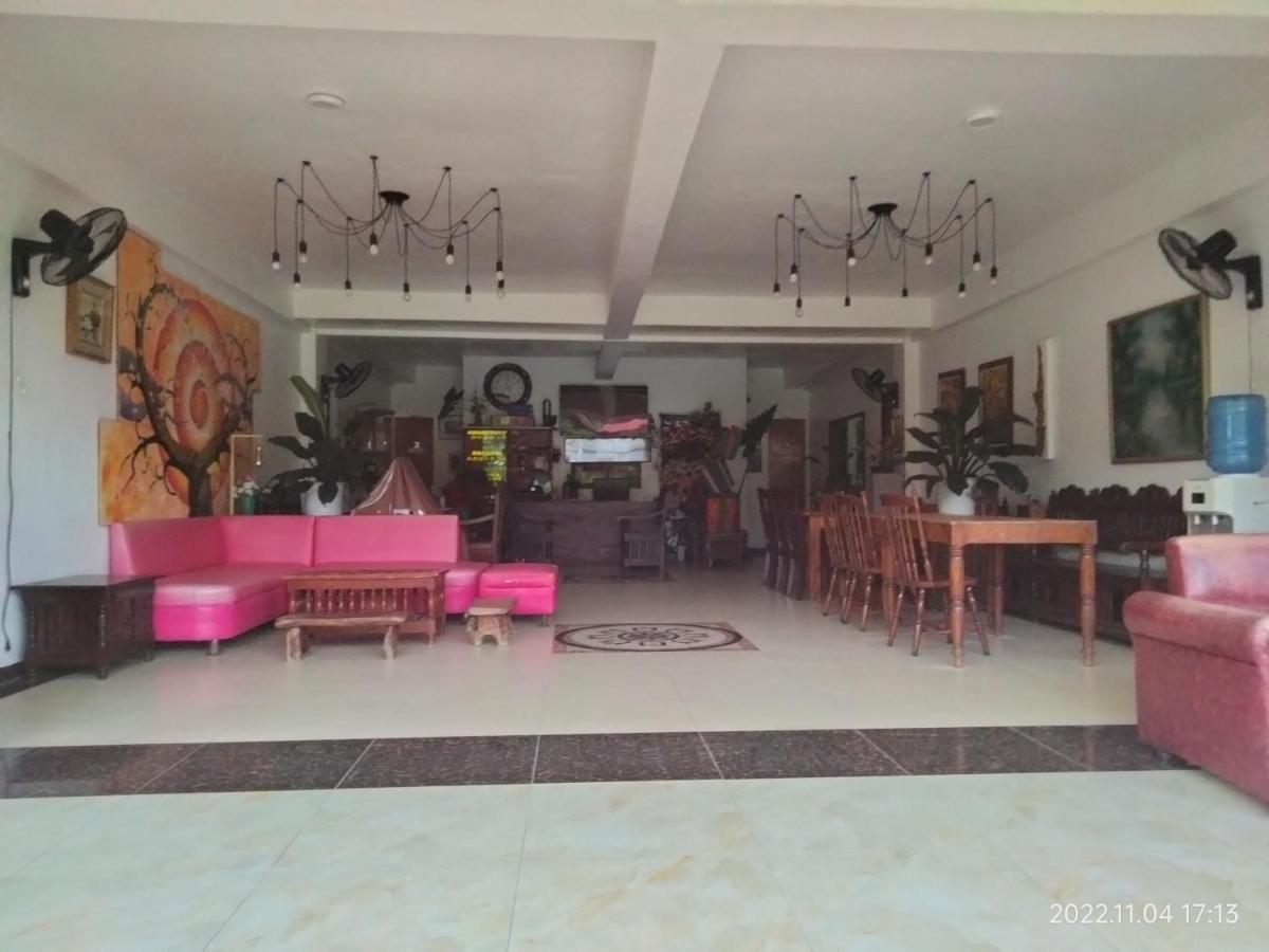 Casa De Robles Tanay Rizal Hotel Exterior photo