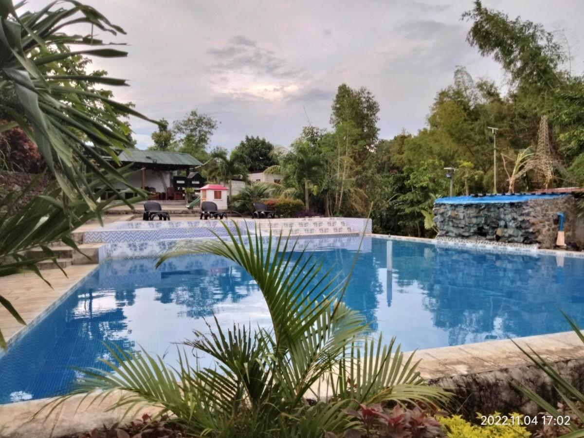 Casa De Robles Tanay Rizal Hotel Exterior photo