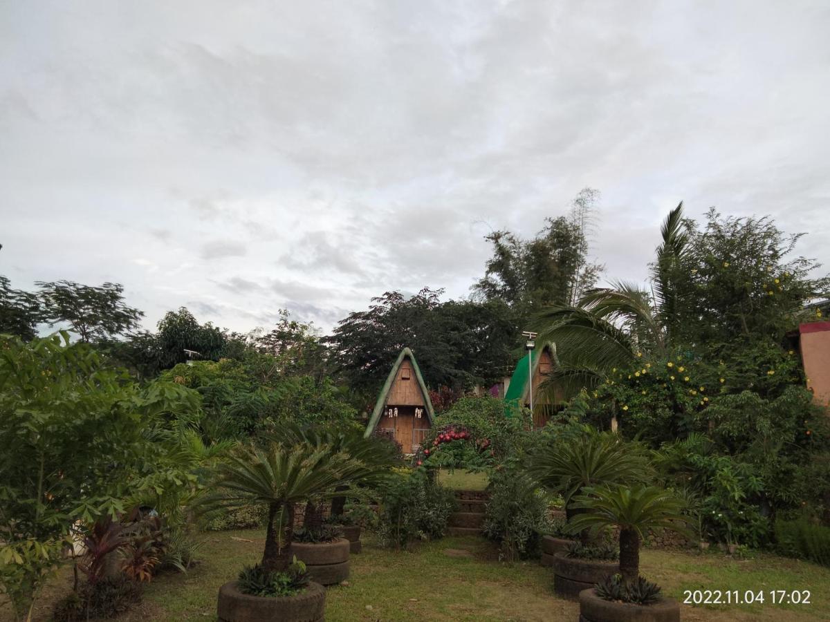 Casa De Robles Tanay Rizal Hotel Exterior photo