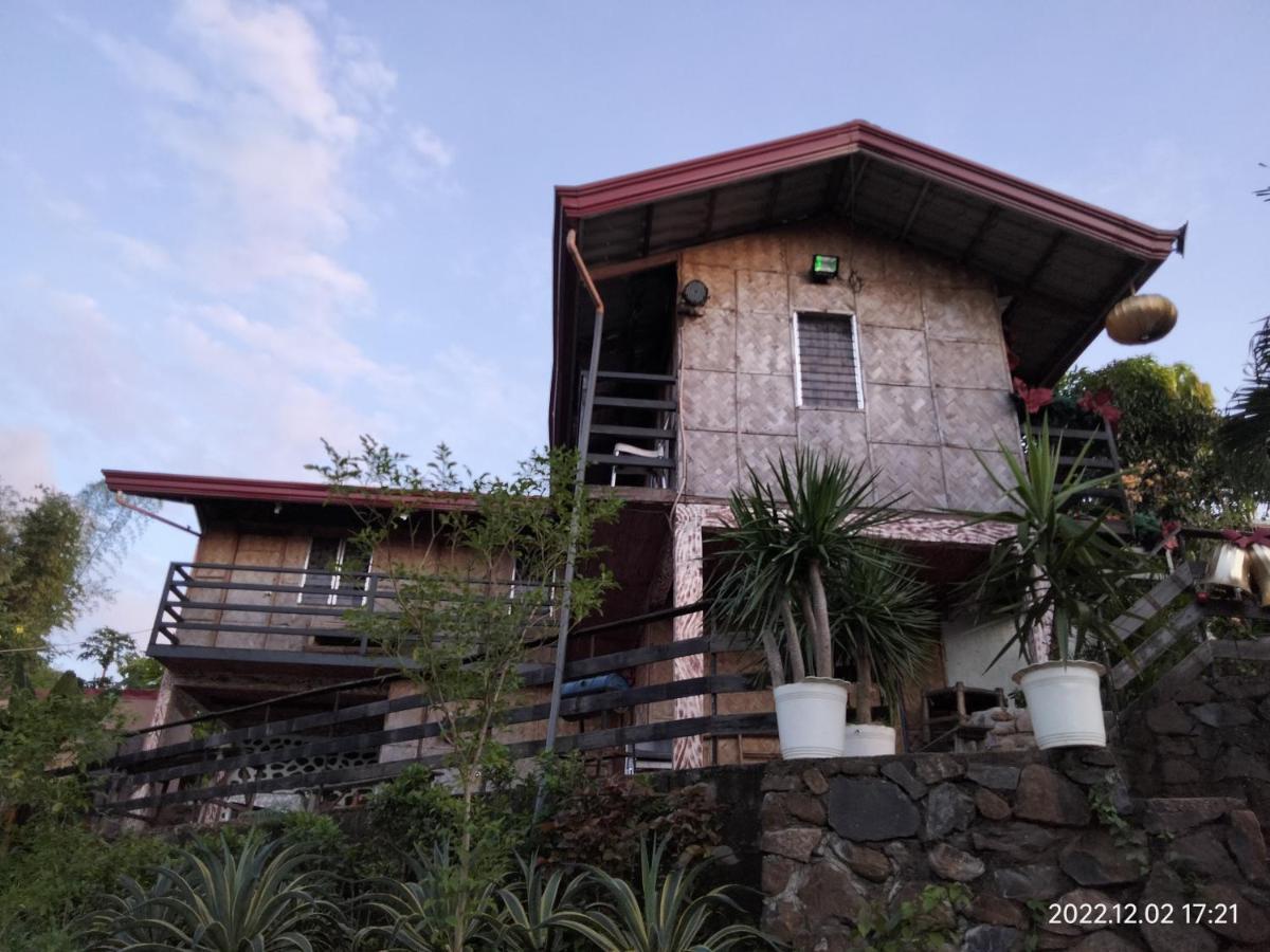 Casa De Robles Tanay Rizal Hotel Exterior photo