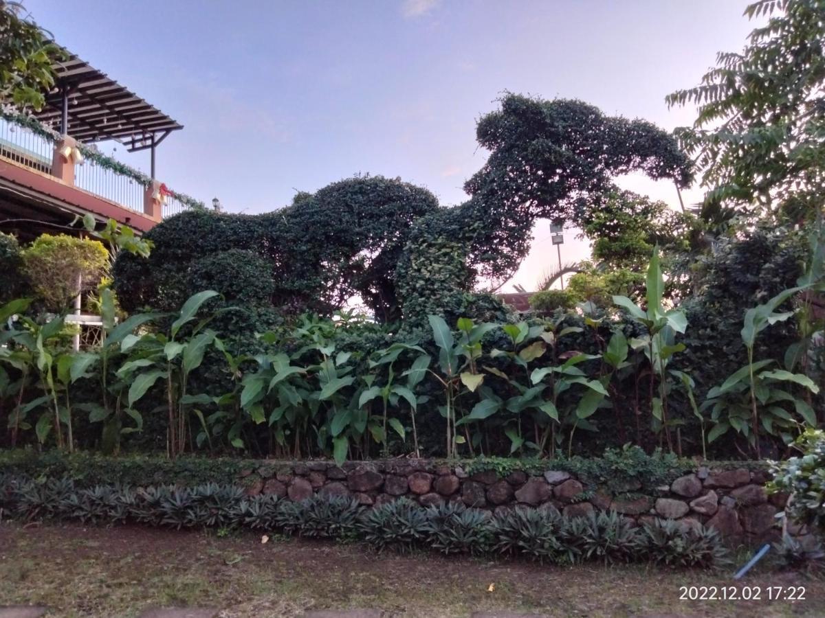 Casa De Robles Tanay Rizal Hotel Exterior photo