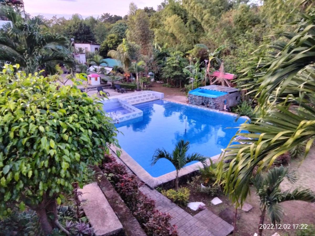 Casa De Robles Tanay Rizal Hotel Exterior photo