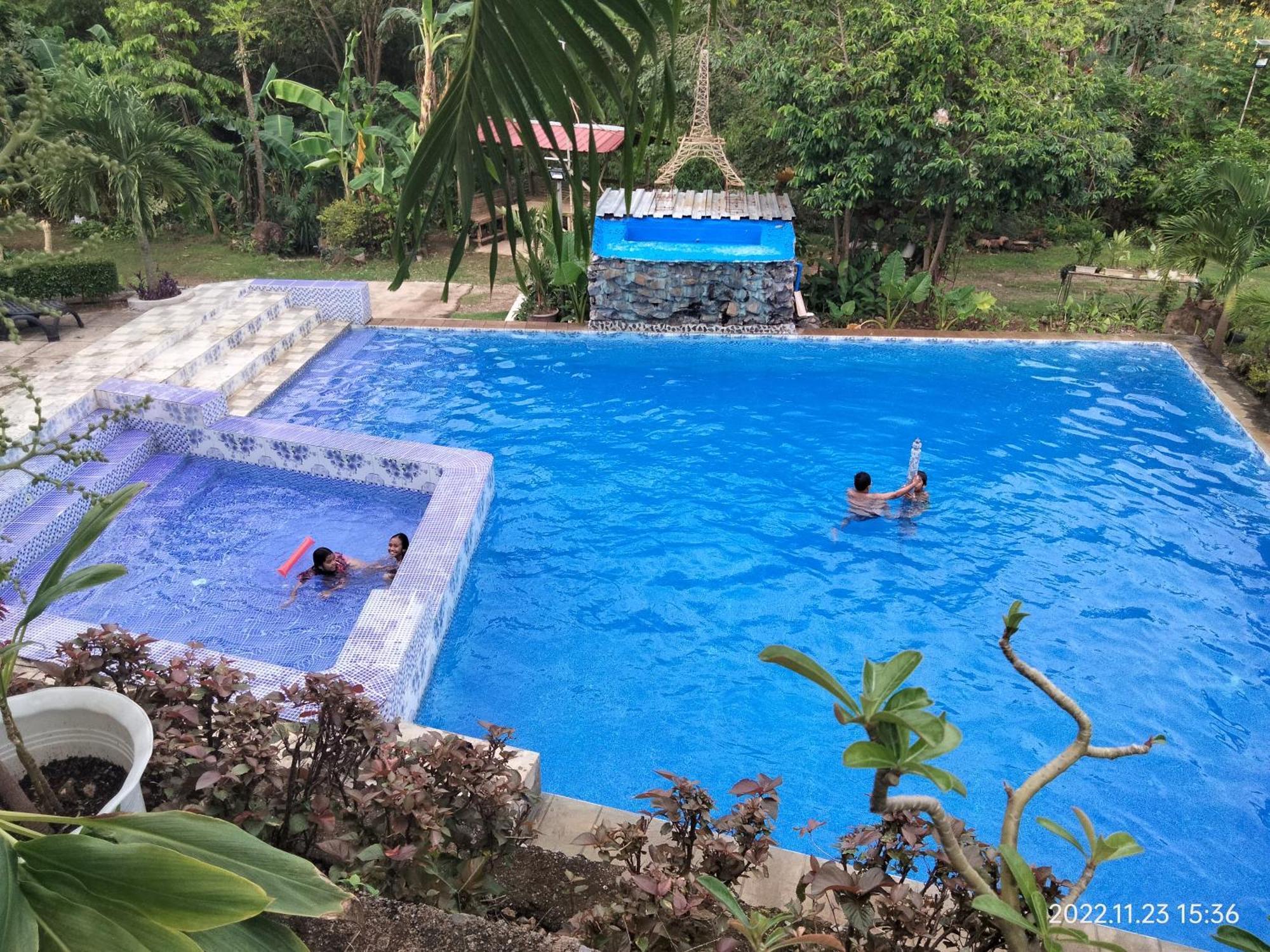 Casa De Robles Tanay Rizal Hotel Exterior photo